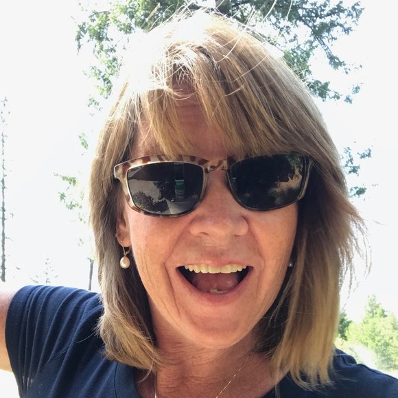 Meet your Posher, Deeann - Picture 1 of 1